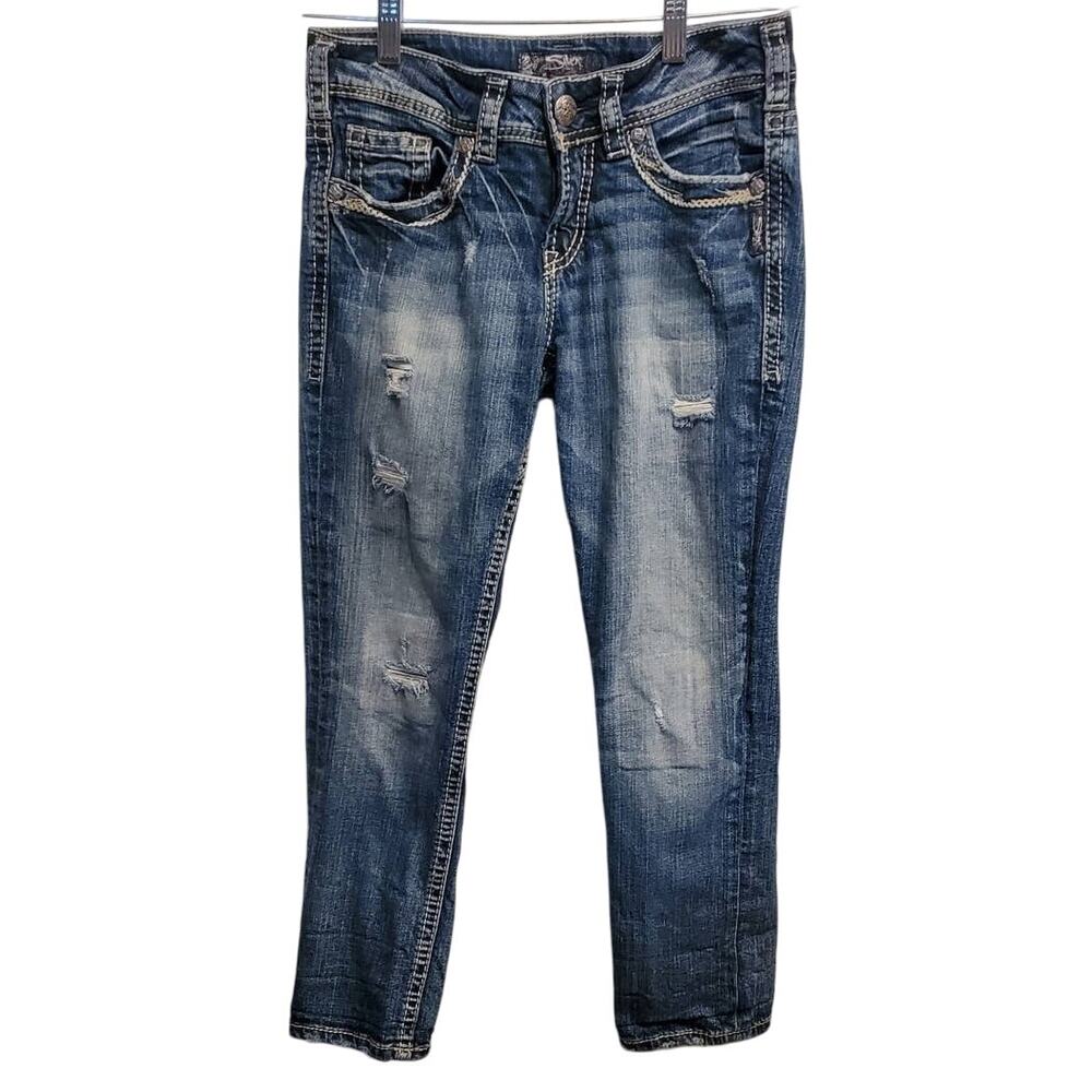 Silver Jean Company Women's Suki Mid Capri Distressed taper leg Jeans Size w26